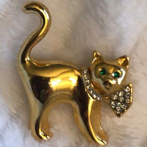 Cat fashion pin with rhinestone accents